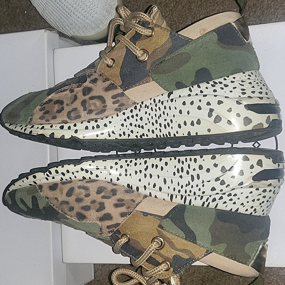 Steve Madden Camo. & Leopard Print Sneakers W/ Box - Picture 3 of 7